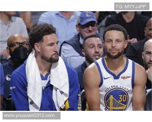 1月19日勇士对湖人精彩对决文字直播全程回顾与分析